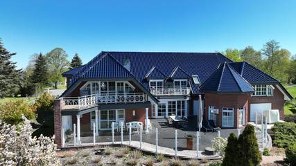 Ferienhaus für 10 Personen, mit Ausblick und Garten sowie Sauna, kinderfreundlich in Bützow-Land