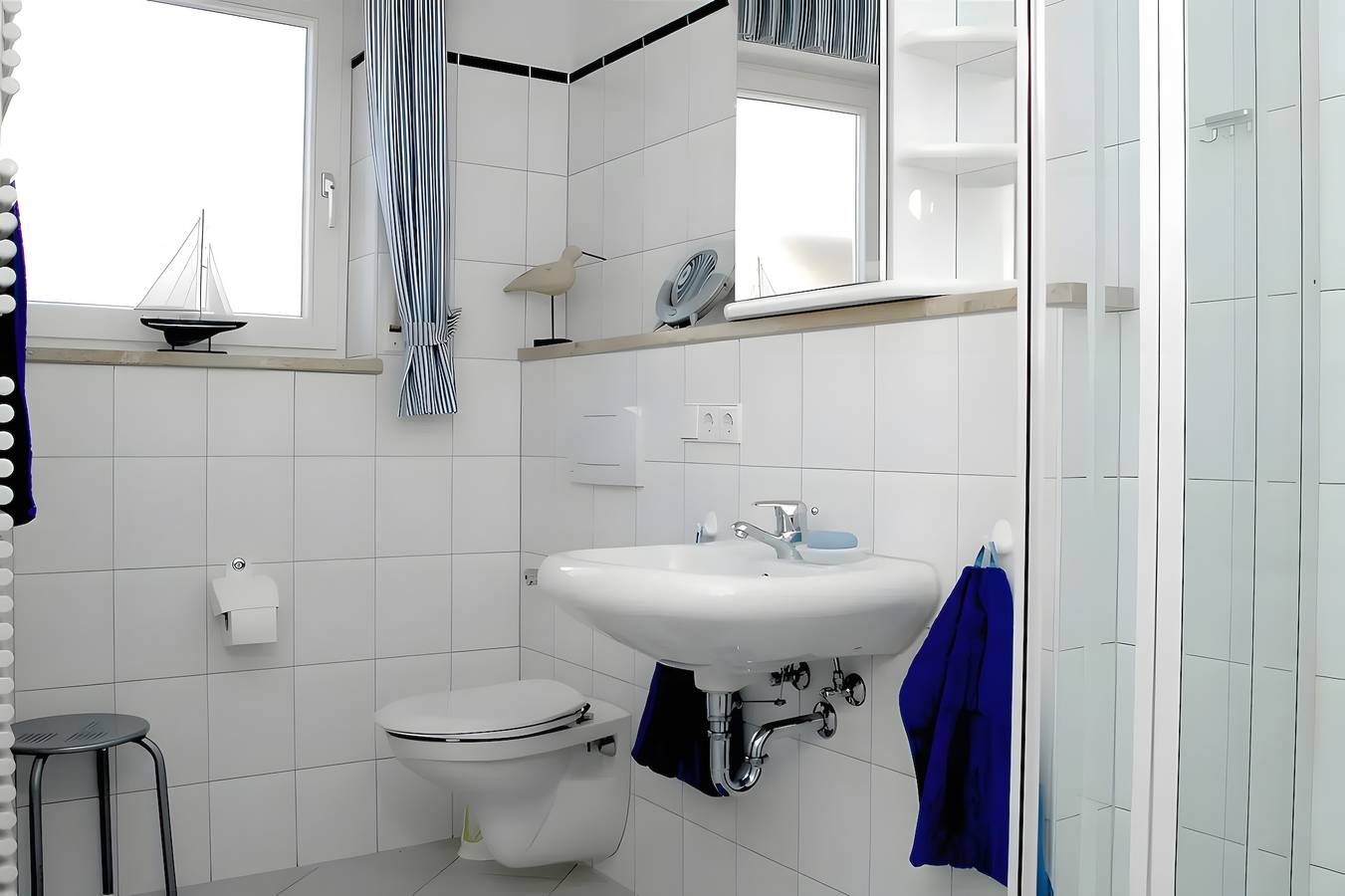 Ganze Wohnung, Ferienwohnung '2-Zimmer' mit Privatterrasse, Gemeinschaftsgarten und Wi-Fi in Unteruhldingen, Uhldingen-Mühlhofen