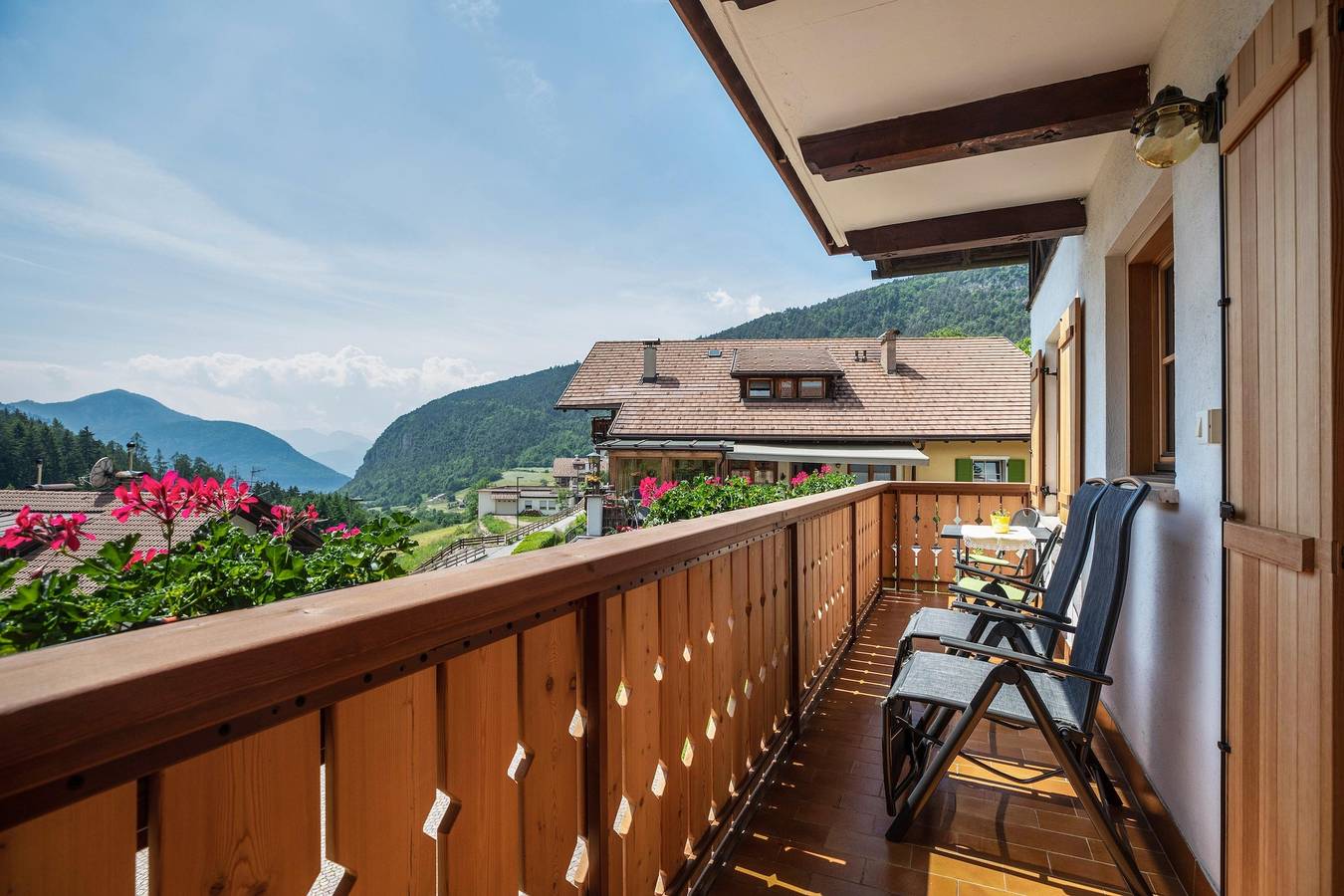 Ganze Wohnung, Ferienwohnung "Gabrielli Anna" mit Bergblick, Wlan, Terrasse & Garten in Truden im Naturpark, Südtirol