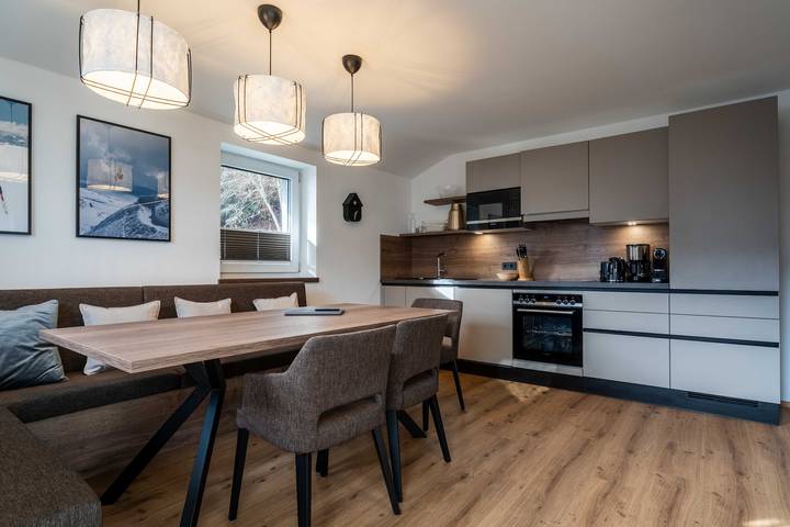 Apartament wakacyjny dla 5 osób, z Balkon i Jacuzzi oraz Taras i Sauna w Leogang