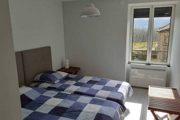 Les 3 Alouettes Country house for 8 people in Compolibat, Aveyron (desambiguación)