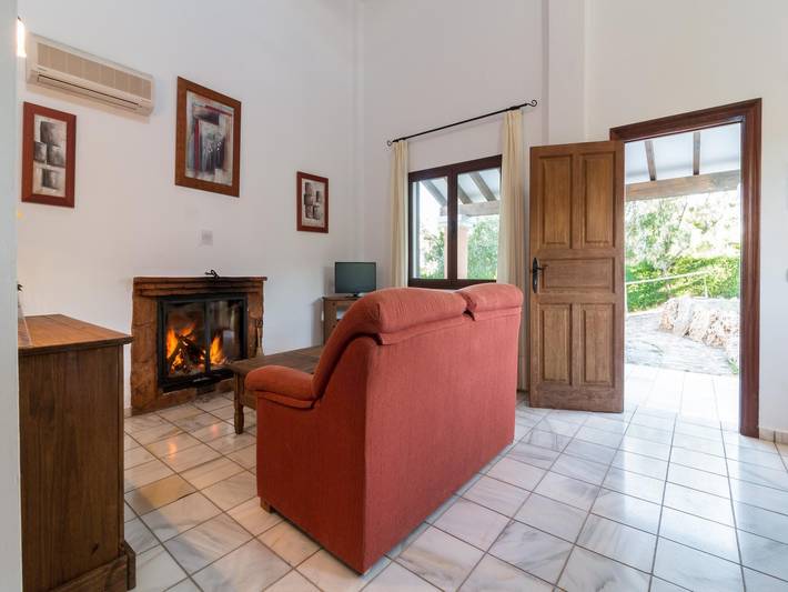 Casa rural para 6 personas, con piscina además de terraza y jardín, Se admiten mascotas en Pozo Alcón