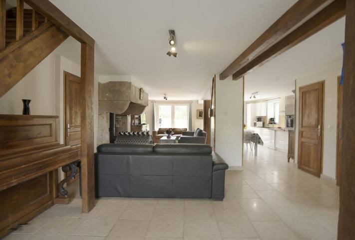 Gîte pour 15 personnes, avec jacuzzi et jardin à Mailleroncourt-Saint-Pancras