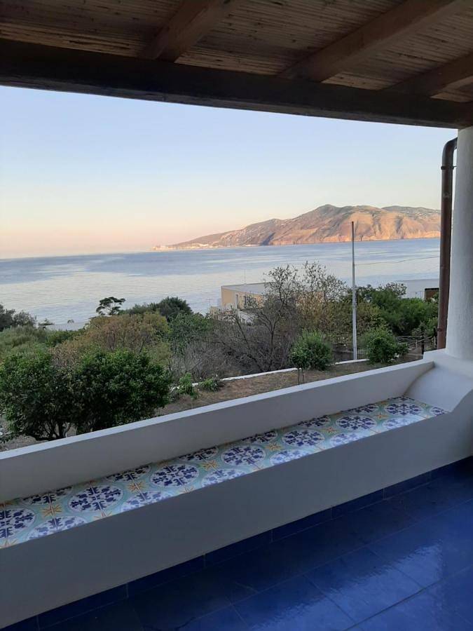 Maison d’hôte pour 2 personnes, avec vue ainsi que terrasse et jardin à Santa Marina Salina - 4