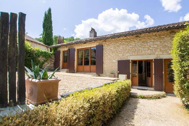 Gîte pour 6 personnes, avec jardin à Coulounieix-Chamiers