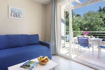 Location De Vacances pour 6 Personnes dans La Londe-les-Maures, Parc national de Port-Cros, Photo 2