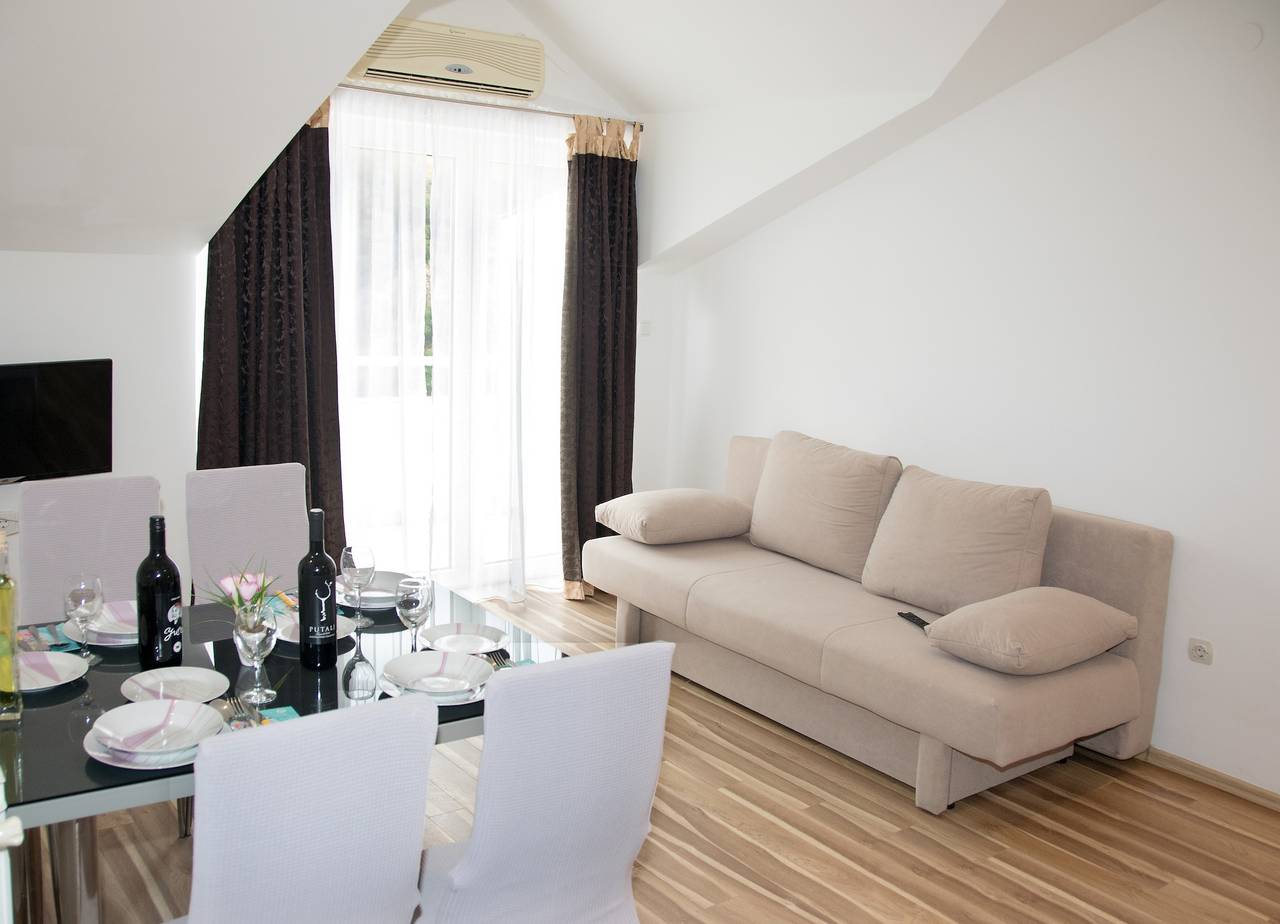 Ganze Wohnung, 1-Zimmer-Ferienwohnung mit Balkon Sibenik A-4166-b in Sibenik, Šibenik-Knin
