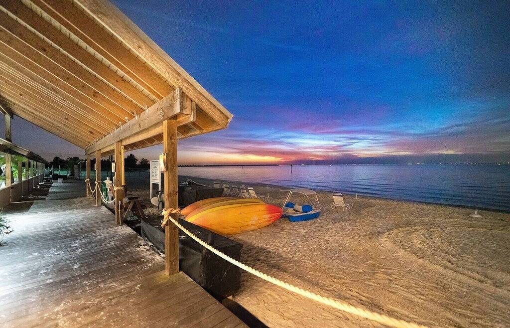 Beach happy Geataway! in Tampa Bay