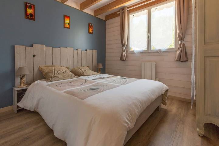 Location de vacances pour 10 personnes, avec Terrasse ainsi que Jardin et Piscine dans Port d'Hourtin - 2