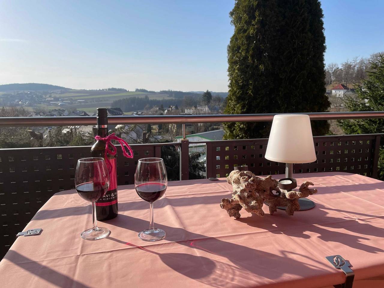 Ganze Ferienwohnung, Geschmackvolle Ferienwohnung 100qm in Schauenstein - Franken - Geschmackvolle Ferienwohnung mit Loggia 100qm in Schauenstein bei Hof, im Frankenwald,max. 5 Personen in Schauenstein, Landkreis Hof
