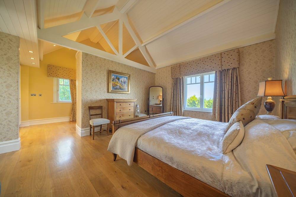 Wild Atlantic view, 5000sq ft in West Cork in Kilfaughnabeg, County Cork