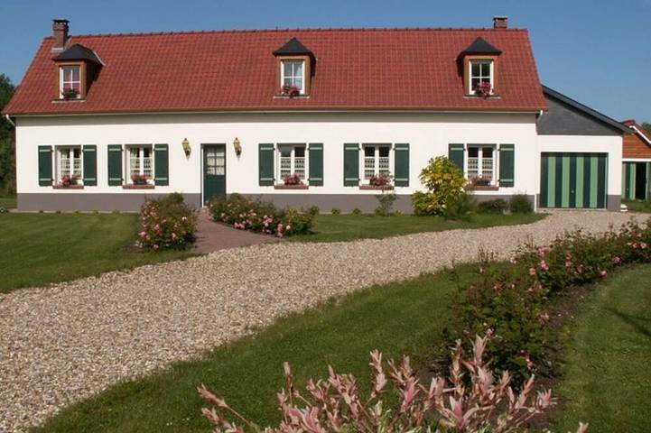 Location de vacances pour 9 personnes, avec jardin et terrasse à Saint-Quentin-en-Tourmont