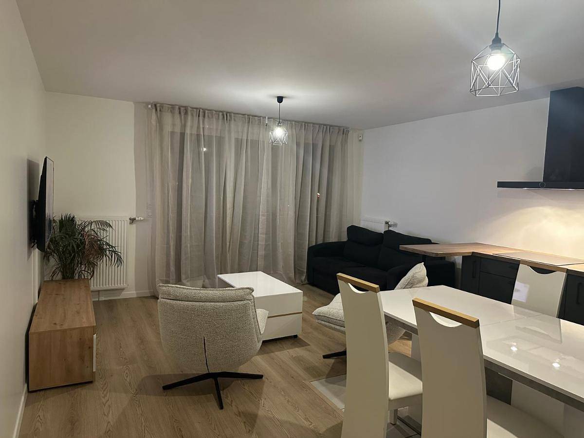 Appartement entier, Two-Bedroom Apartment in Colombes, Hauts-de-Seine