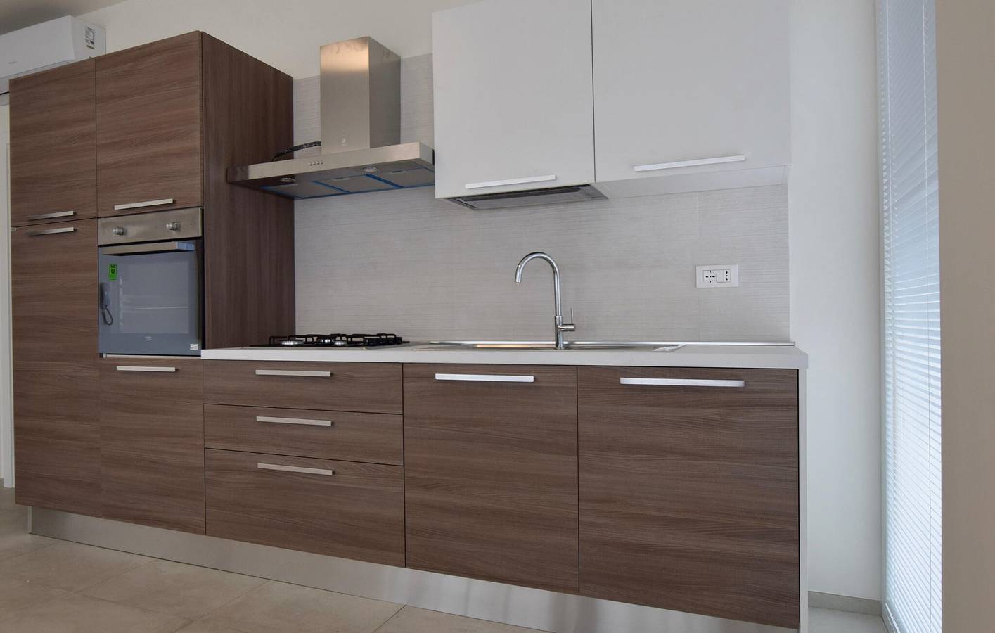 Sea View Apartment with Pool, Terrace & Parking, 800m to Marina di Ragusa Beach. in Ragusa, Ragusa Province