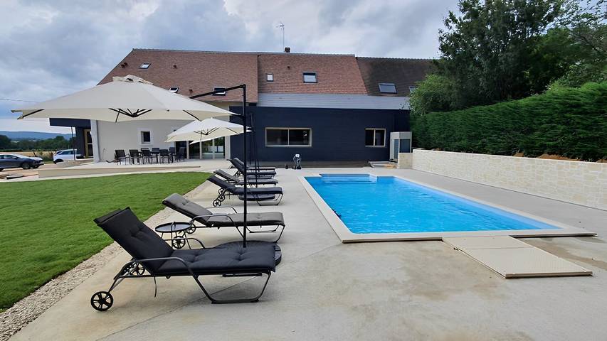 Gîte pour 20 personnes, avec piscine ainsi que terrasse et jardin dans Menetou-Râtel - 3