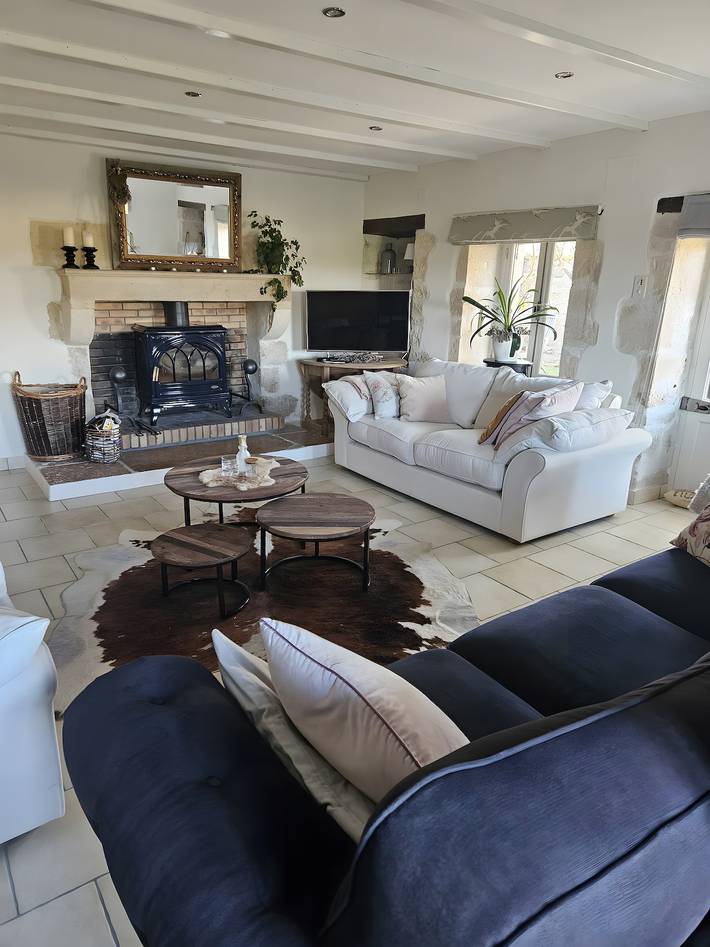 Casa vacanze 'Maison Le Puits Du Bonheur' con giardino privato, stufe a legna, Wi-Fi e A/C.
