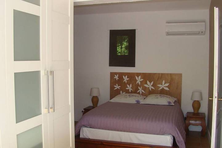 Entire Apartment Attached To The Main House in Belgentier, Mittelmeerküste (Frankreich)