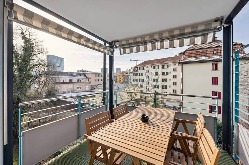 Ganze Wohnung, Simple 2 Bedroom apartment in Oerlikon in Zürich, Bezirk Zürich