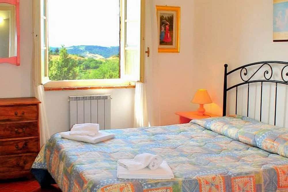 Ganze Wohnung, Fewo in Montaione,Swimmingpool,familienfreundlich, Kinderspielplatz,bis 5 Pers. in Montaione, Florenz Provinz