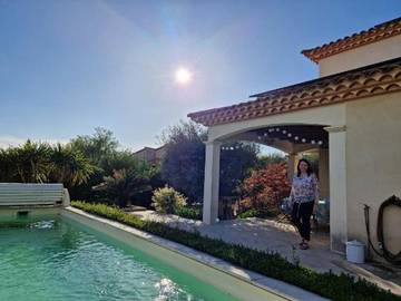 Gîte pour 10 personnes, avec piscine et jardin à Paulhan (Hérault)