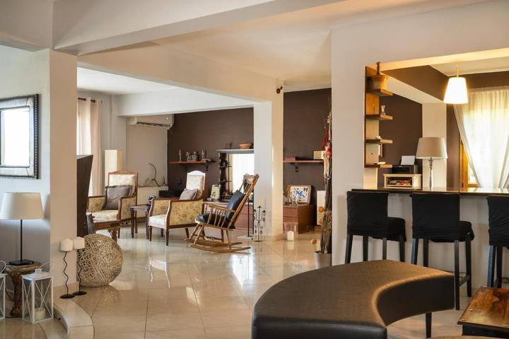 Location de vacances pour 9 personnes, avec vue et jardin, animaux acceptés dans Anavissos - 3