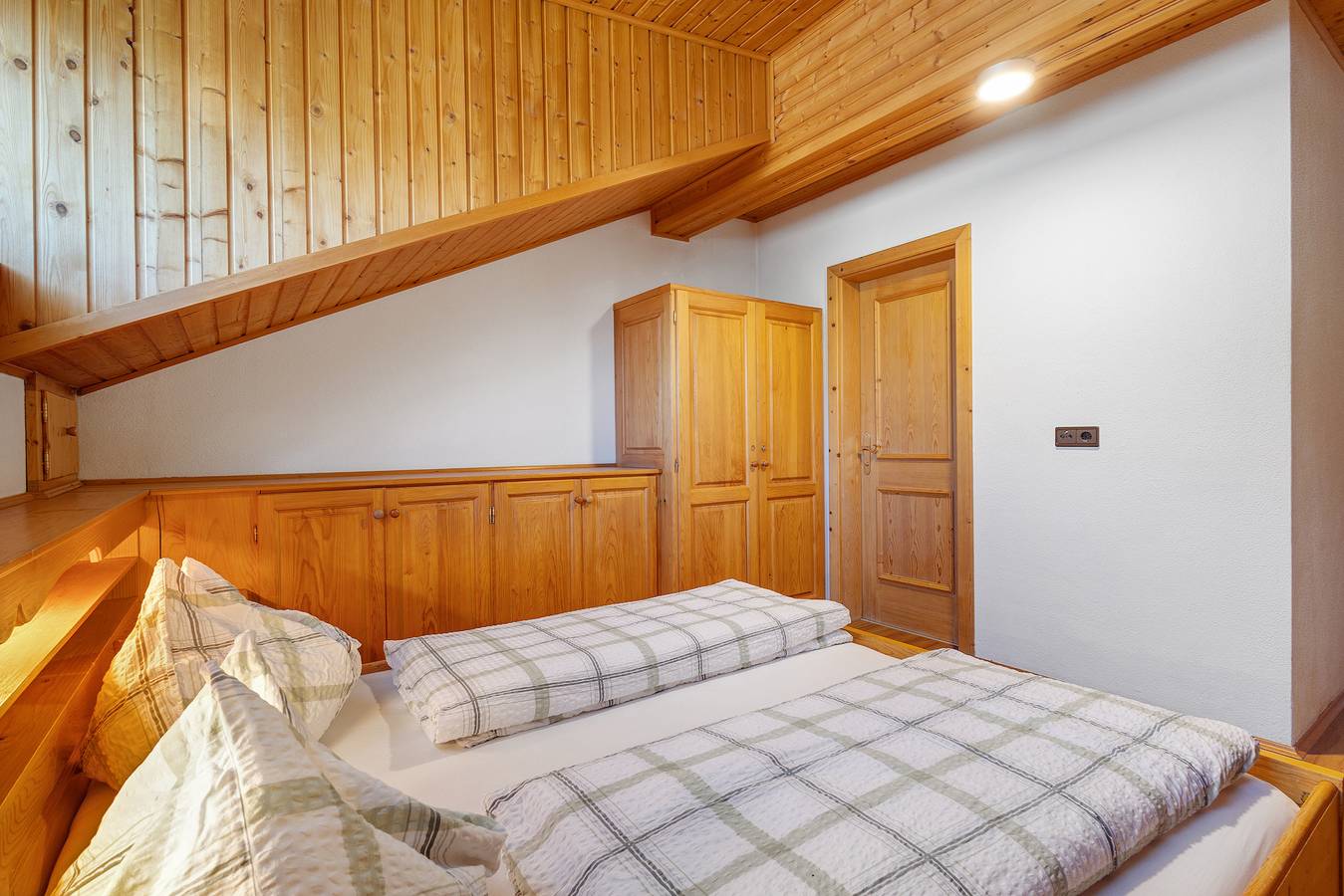 Zimmer 'Pension Waldheim 8' mit Bergblick, Gemeinschaftsgarten und Wi-Fi in Ahrntal, Zillertaler Alpen