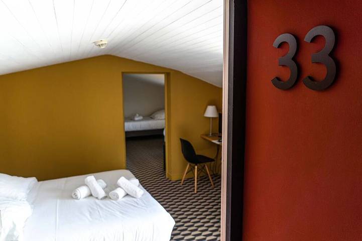 Hôtel pour 4 personnes, avec piscine