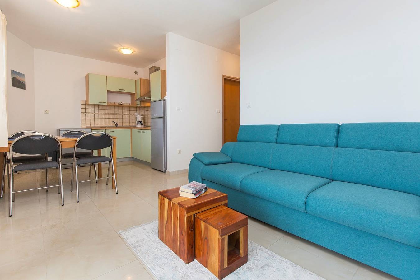 Ganze Wohnung, Ferienwohnung Larissa mit Meerblick 300m vom Strand in Ravni, Ostküste Istrien
