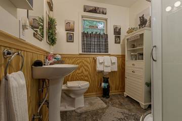 Log Cabin for 2 People in Helen, Blue Ridge Mountains, Photo 3