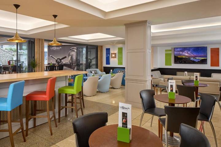 Hôtel pour 2 personnes, avec terrasse dans Grotte de Massabielle - 3