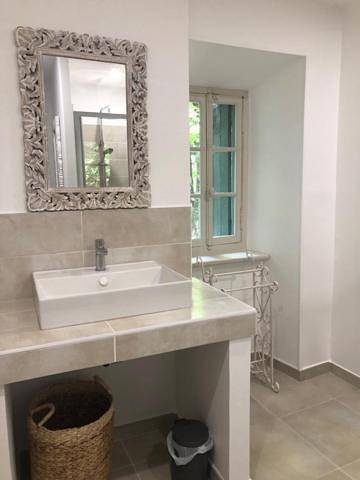 Location de vacances pour 4 personnes, avec piscine ainsi que terrasse et jardin, adapté aux familles à Trausse - 2