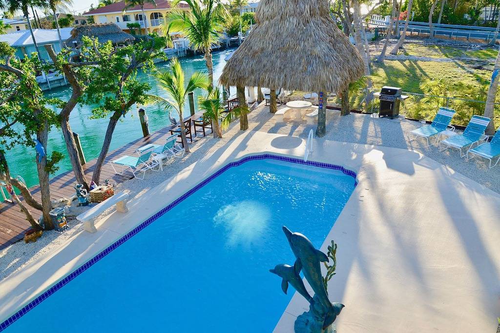 Duck Key 3/2 W / 90 'Private Dock, Keine Dockage-Gebühren, inklusive Trailer-Lagerung in Duck Key, Monroe County