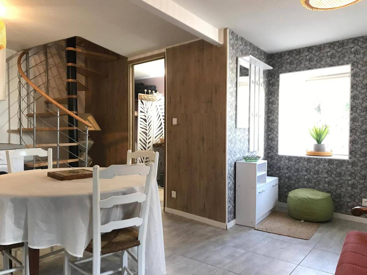 Appartement entier, One-Bedroom Apartment in Beaumont (Vienne), Vienne (France)