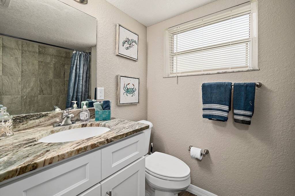 Hidden gem just a drive from the beach and village in Space Coast