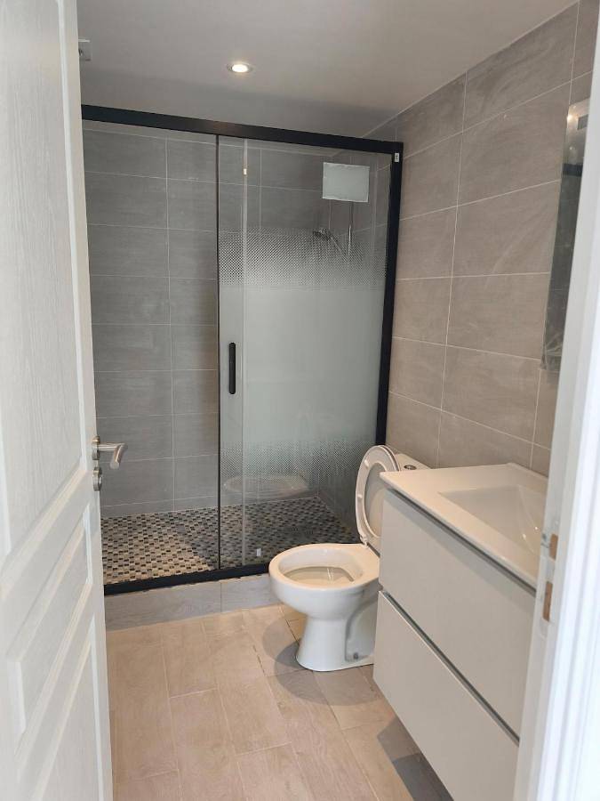 Appartement entier, Studio with garden Villa Nemours in Chaville, Hauts-de-Seine