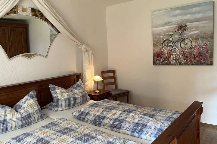 Ferienwohnung für 3 Personen, mit Garten und Whirlpool sowie Sauna