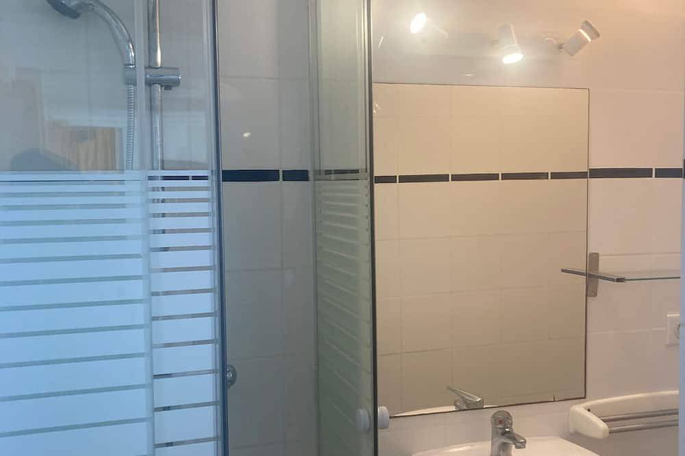 Entire apartment, Estudio renovado con parking, wifi, cerca de la playa y el centro in Le Palais, Côte des Mégalithes