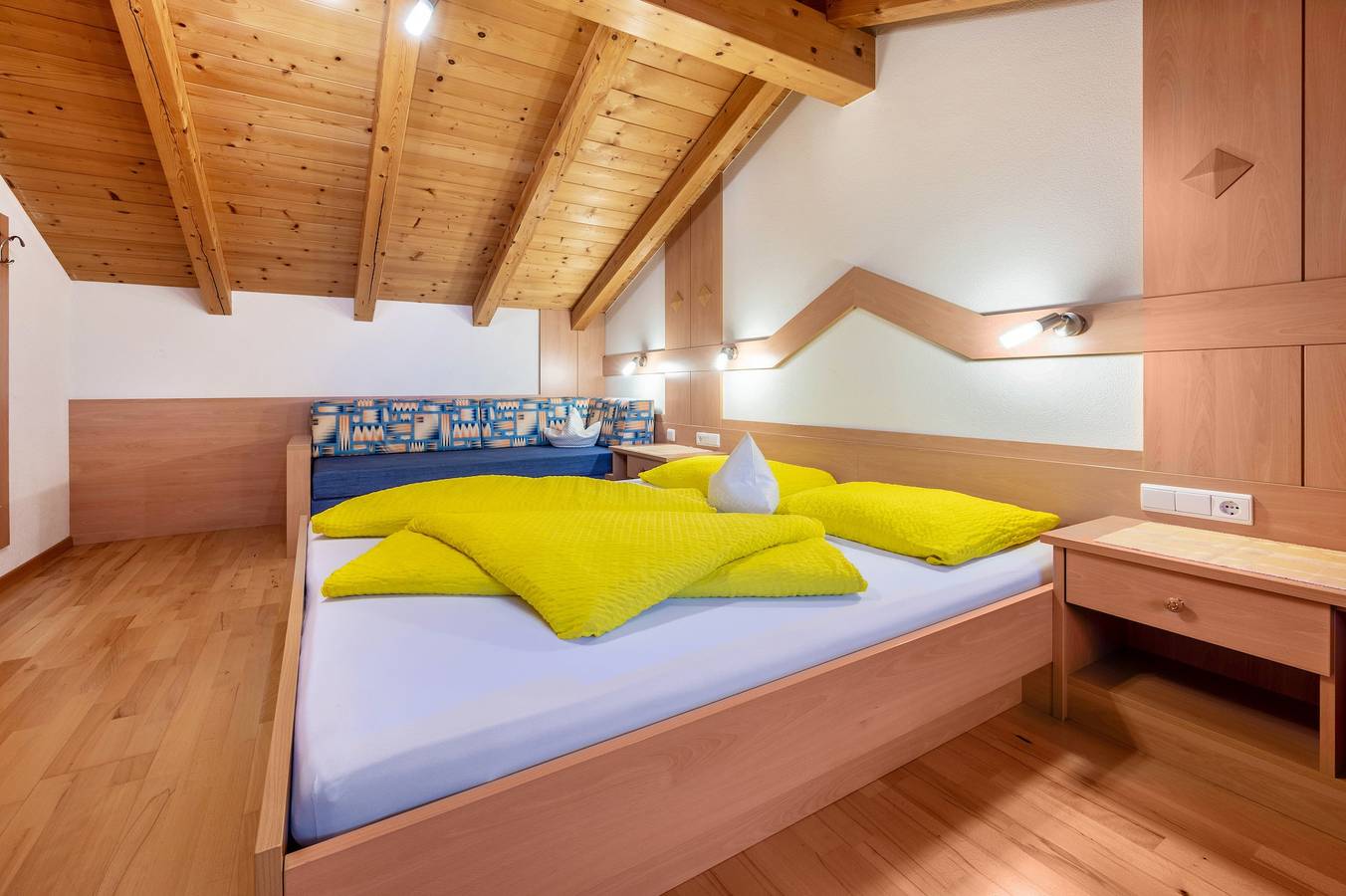 Appartamento intero, Appartamento di vacanza "Niederkoflhof Wollbach" con vista sulle montagne, balcone e Wi-Fi in San Giacomo, Valle Aurina