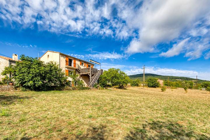 Casa de vacaciones 'La Trêve' con vistas a las montañas, Wi-Fi y aire acondicionado in La Tour-sur-Orb, Region de Béziers