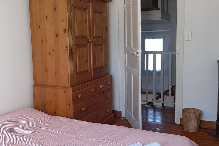 Familienheim im Land mit Pool, schöne private Gärten. Schlafmöglichkeiten für 8 in Dolo (Frankreich), Dinan und Umgebung