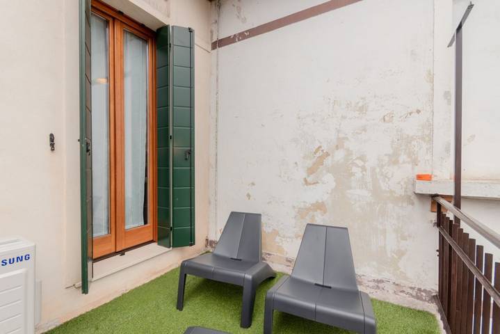 Appartamento intero, Guesthost - Giovanni's Home with balcony in Mestre, Venezia