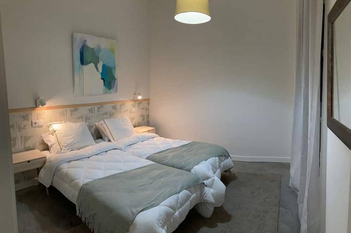 Entire apartment, Spacious and cozy apartment with courtyard near Plaza de España in Distrito Sur (Sevilla), Sevilla