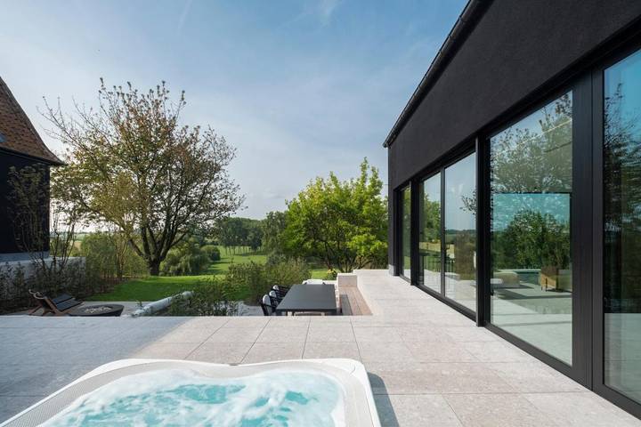 Gîte pour 2 personnes, avec Balcon et Jacuzzi ainsi que Terrasse et Jardin à Leeuw-Saint-Pierre - 2