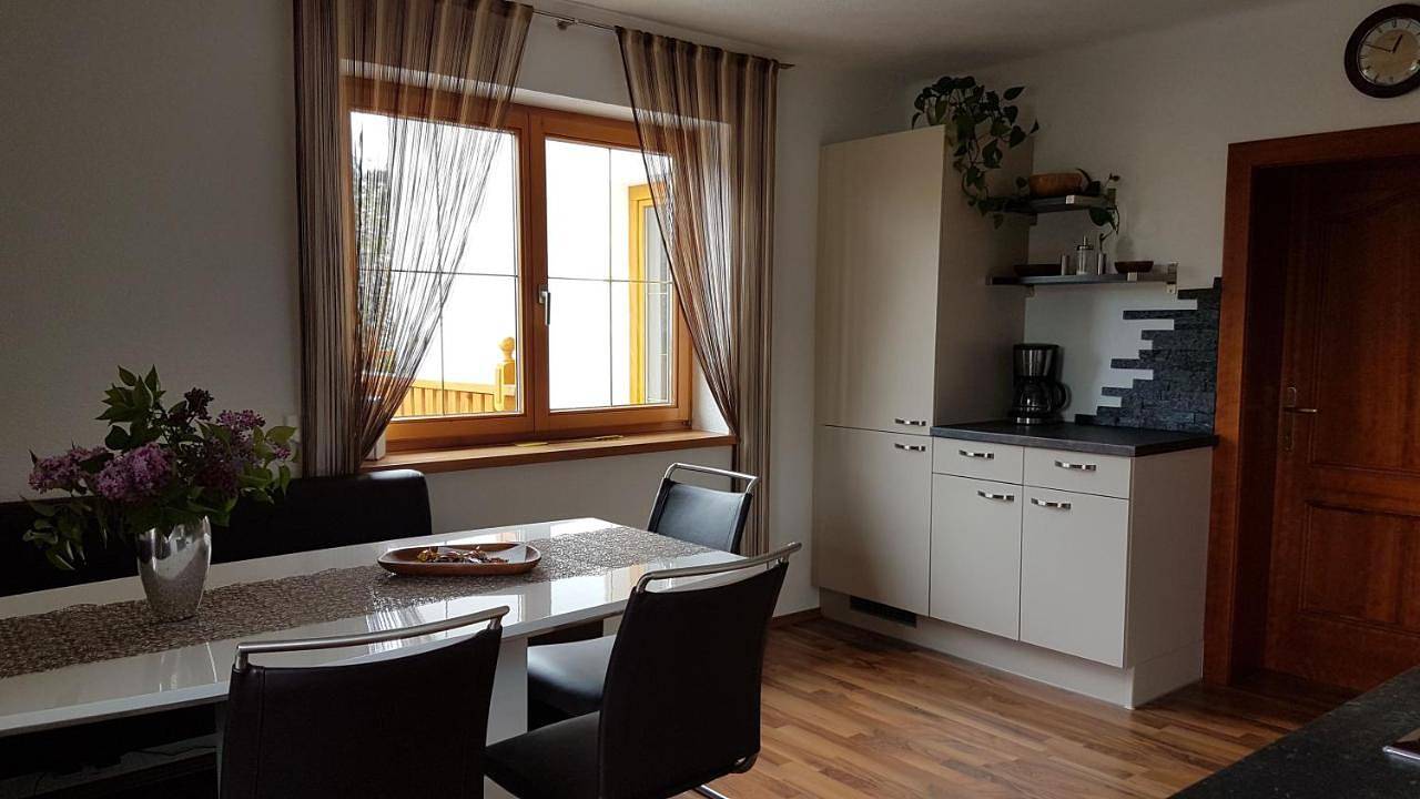 Ganze Wohnung, Apartment with Balcony in Sankt Andrä, Lavanttaler Alpen