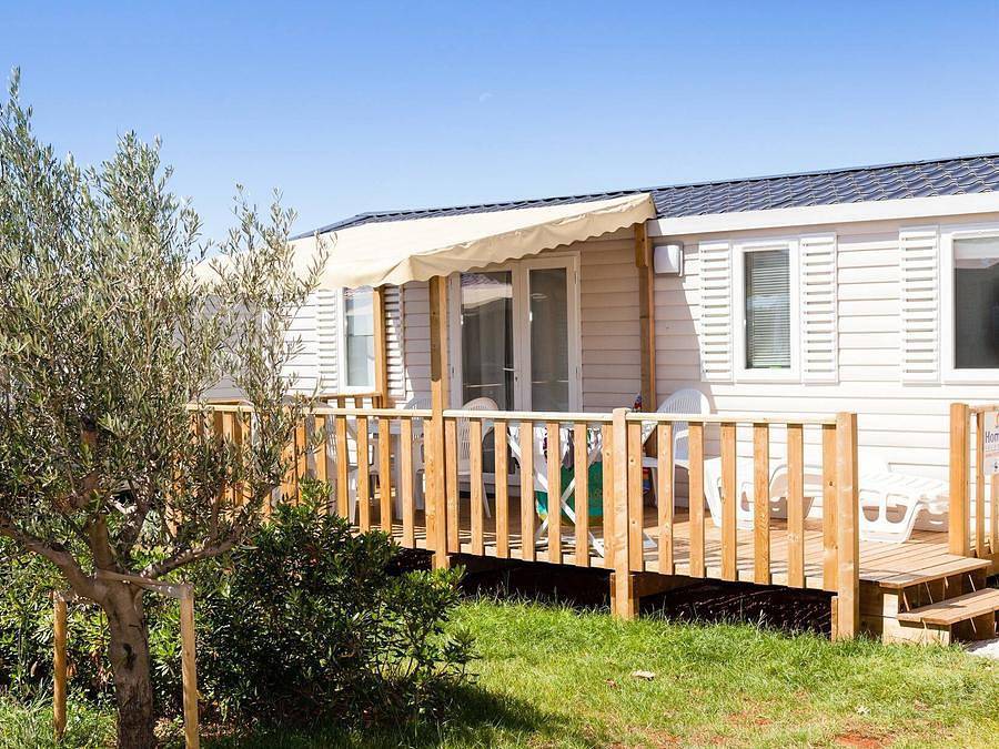 Camping Park Umag - Bungalow 6 personen - Mobilheim | Comfort | 2 Zi. | 4/6 Pers. | Erhöhte Terrasse | Klimaanlage | Tv in Karigador, Općina Brtonigla