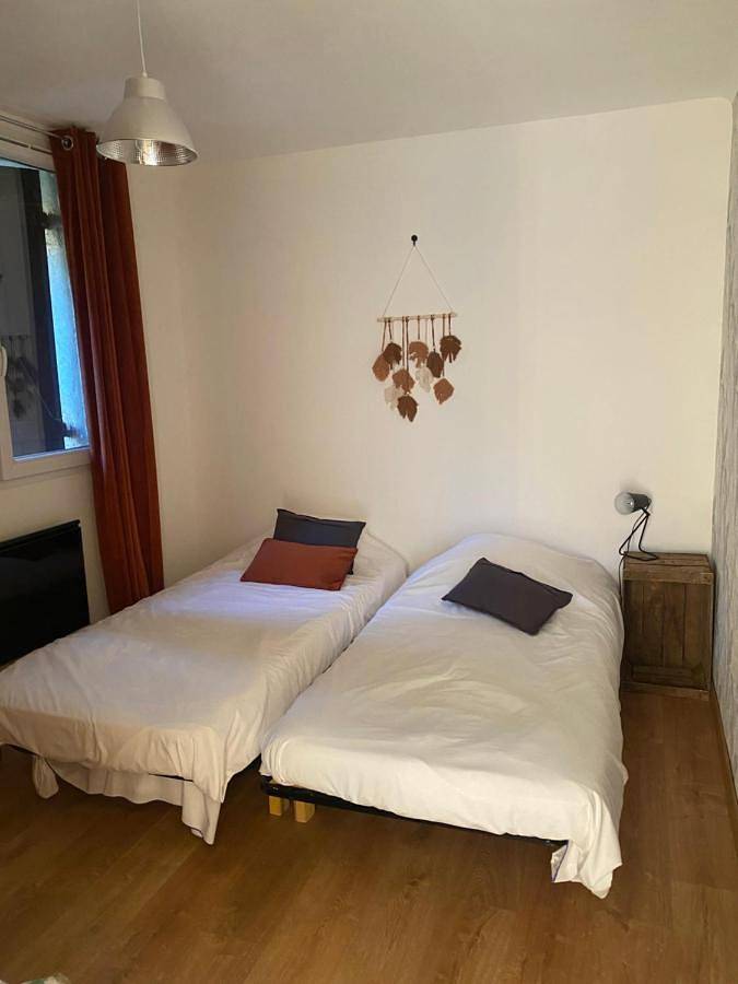 Gîte pour 6 personnes, avec Terrasse ainsi que Piscine et Vue à Avèze (Languedoc-Roussillon) - 2