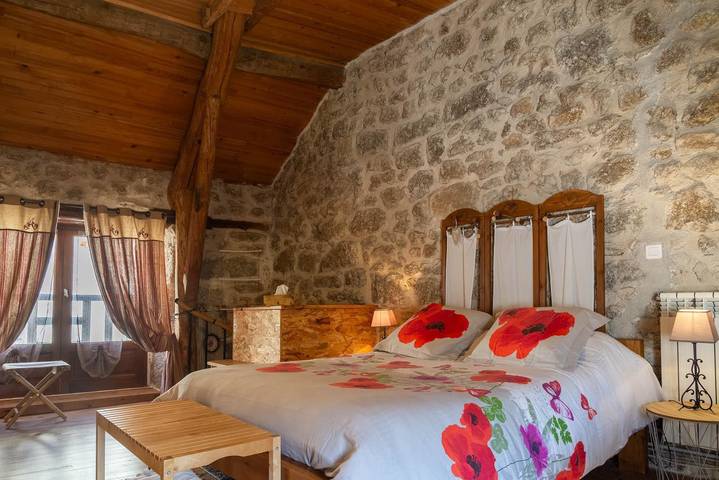 Gîte pour 5 personnes, avec jardin dans Les Laubies - 2