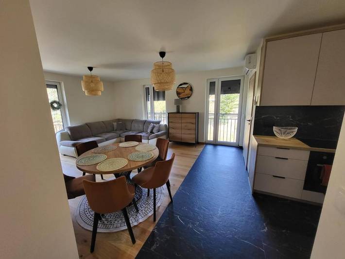 Ferienwohnung für 5 Personen, mit Ausblick und Balkon sowie Garten