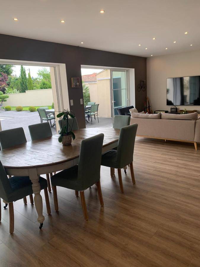 Villa with Private Pool in Cognac, Charente