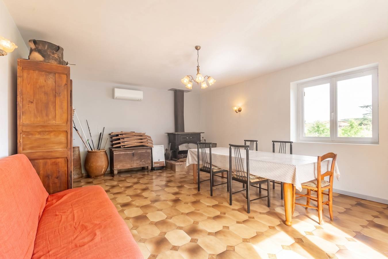 Maison de charme à Puycelsi avec jardin et barbecue in Puycelsi, Région d'Albi